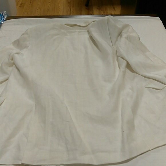 Pure Linen Suit - Picture 3 of 4